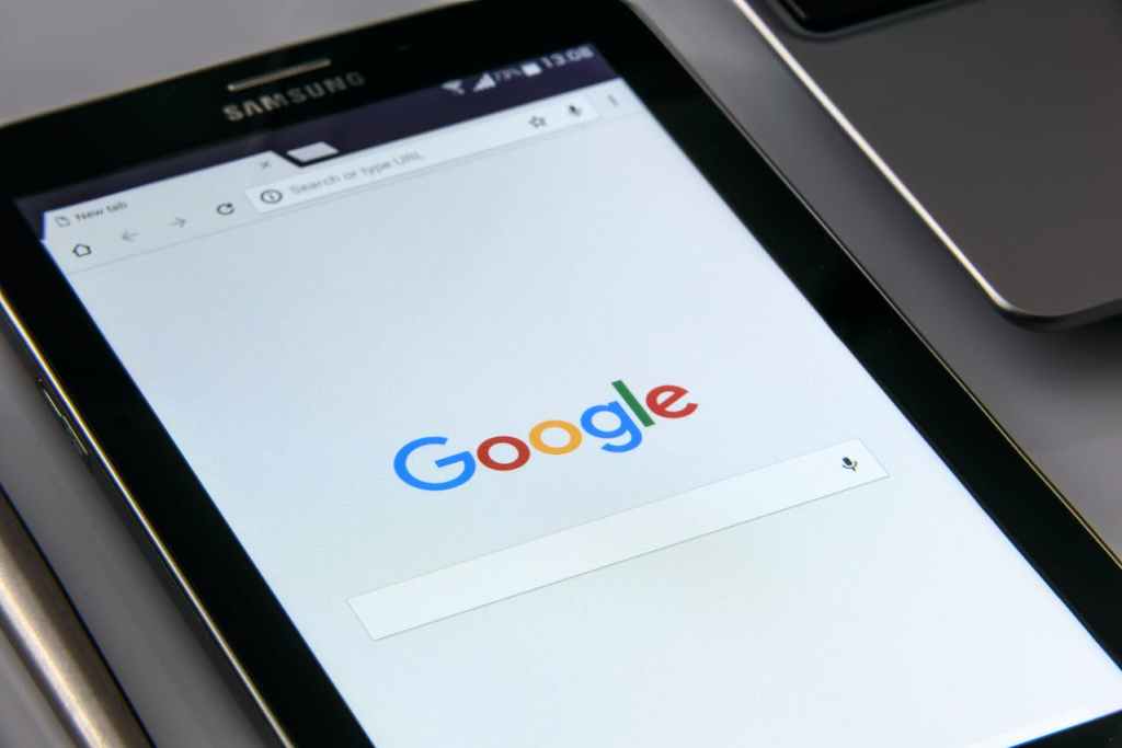 Google search engine on tablet device